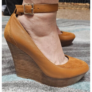Elaine Turner Wedges tan shoes women's size 6.5